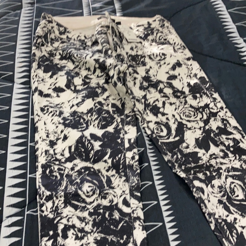Roses design pants